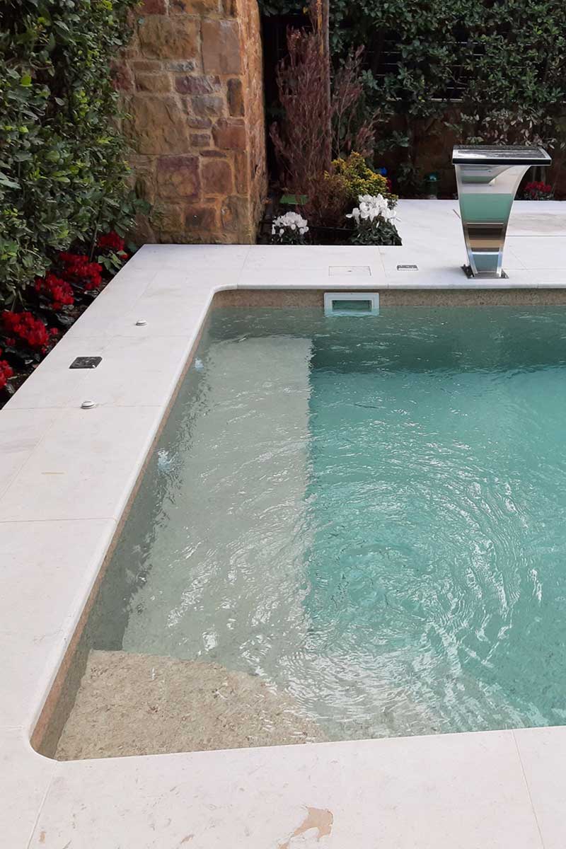 Private pool in Ekali